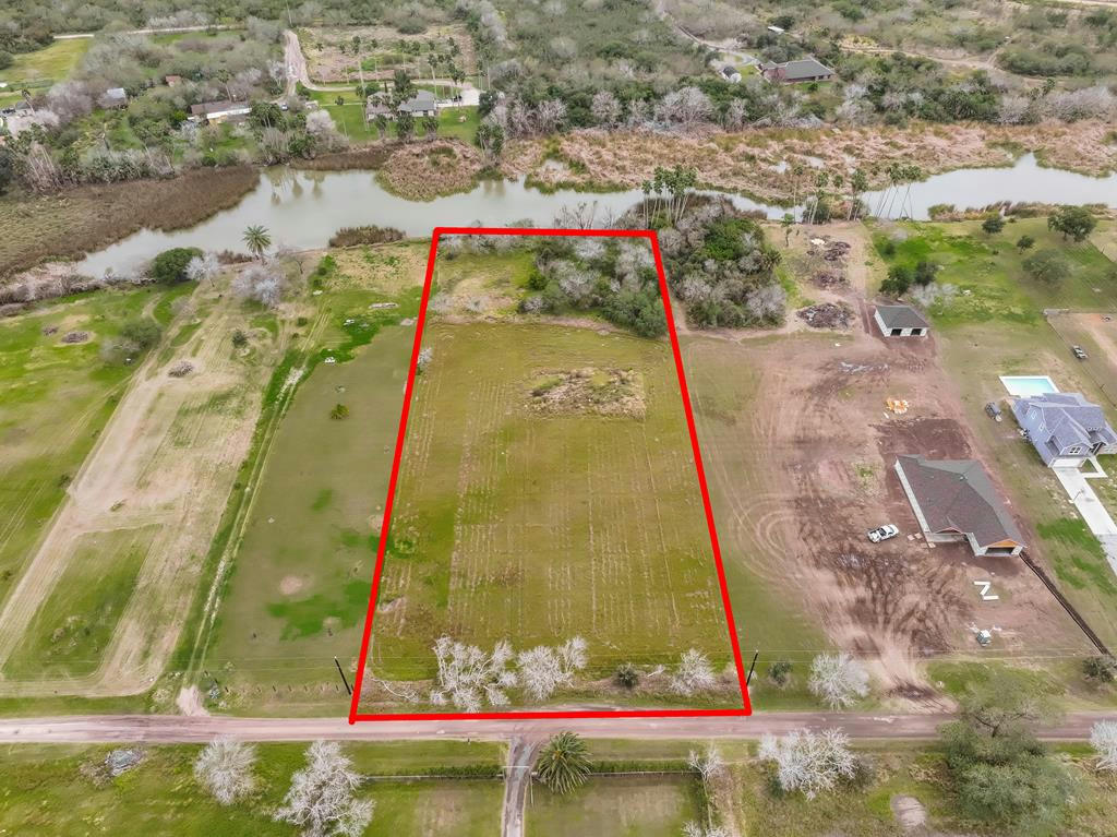 176 TRAILS END, BAYVIEW, TX 78566, photo 1 of 10